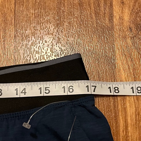 New ASICS Train Shorts Men Large 9"  Navy Blue Athletic Performance - Picture 3 of 6